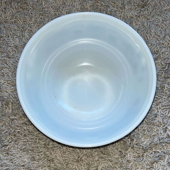 Vintage Rare Pyrex 2.5 Quart Turquoise Blue Mixing Bowl White and Blue - Picture 5 of 11